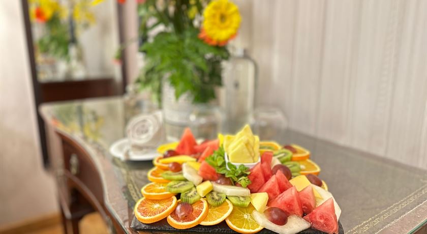 Carved Fruit Platter 
